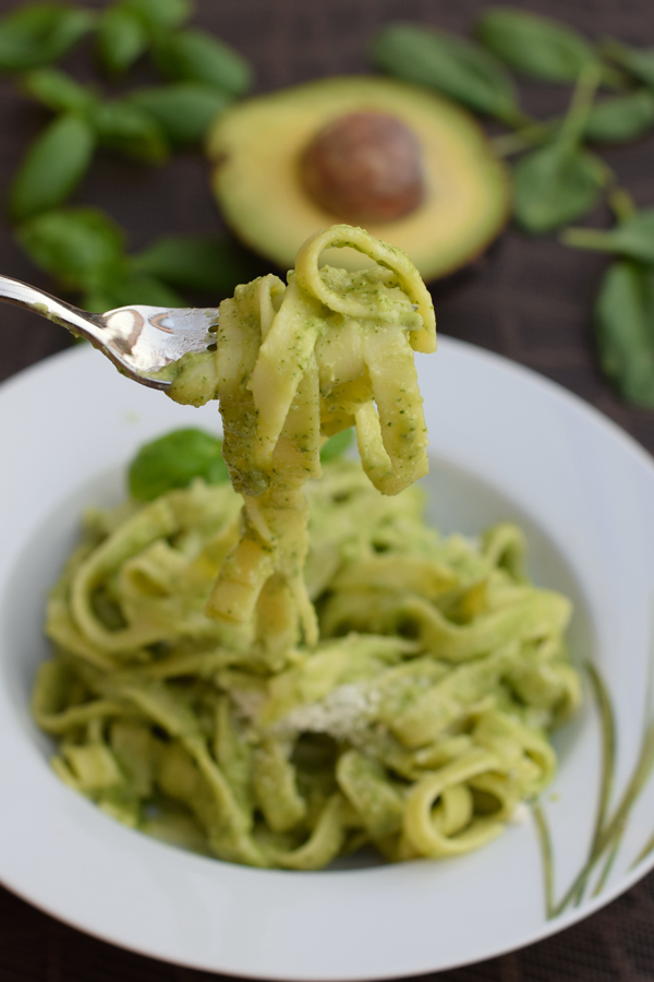 makaronia-avocado